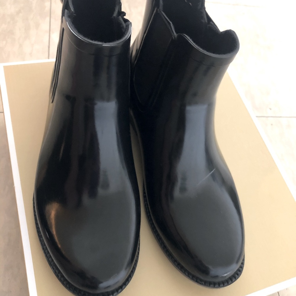 Michael kors rain boots 👢 - Picture 3 of 5
